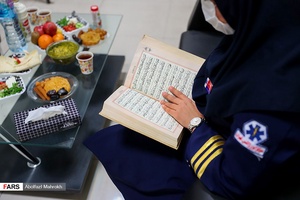 اولین شب ضیافت افطار ماه رمضان 1400 در مرکز اورژانس تهران