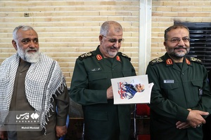 سردار غلامرضا سلیمانی رئیس سازمان بسیج، سردار محمد پاکپور
فرمانده نیروی زمینی سپاه پاسداران و سردار محمدرضا نقدی معاون هماهنگ کننده سپاه پاسداران در دومین سالگرد شهادت سردار سیدمحمدحجازی