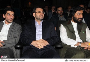 از راست:صابر خراسانی،سیدنظام الدین موسوی و رضا همدانچی در مراسم افتتاحیه خبرگزاری «تسنیم»