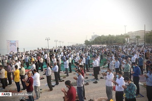 نماز عید سعید فطر در ساحل بوشهر