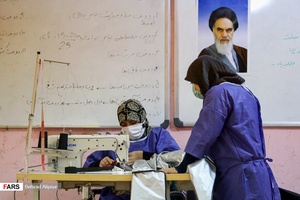 کارگاه تولید لباس محافظ پزشکی در همدان