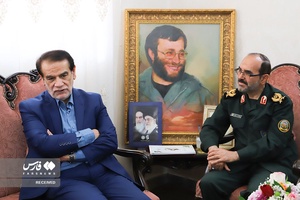 دیدارسردار سرتیپ دوم پاسدار ابوالقاسم شریفی مسئول ایثارگران سپاه با خانواده سردار شهید محمد بروجردی