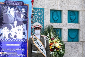 آئین گلباران جایگاه جلوس امام راحل در بهشت زهرا (س)
