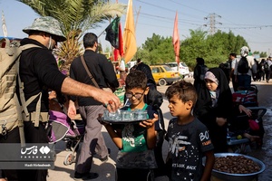 خادمین کوچک مشایه