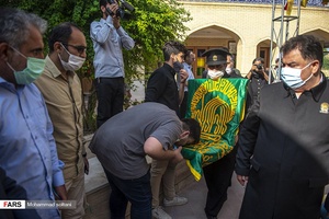  حضور کاروان زیر سایه خورشید در گلزار شهدای گمنام شهرستان ساری