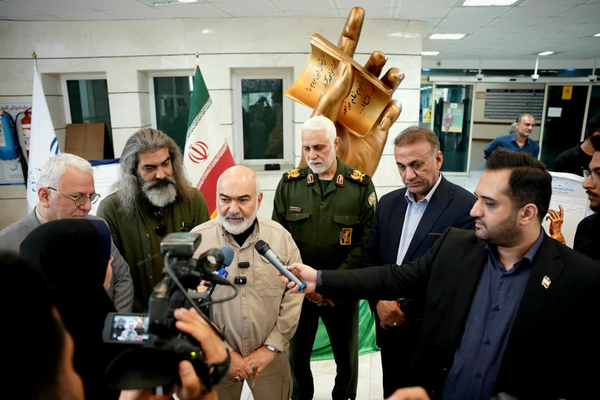 روایتی از نخستین اثر تجسمی رهبر شهید با زبان هنر مفهومی و زبان بدن