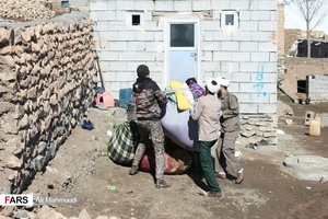 تلاش مردم و نیروهای جهادی برای بازسازی مناطق زلزله زده خوی