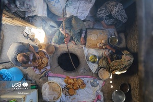 در این مراسم سنتی،  هر خانوار ساکن در روستا چندین فطیر (کوکه) محلی را به نیت چهارده معصوم می پزند