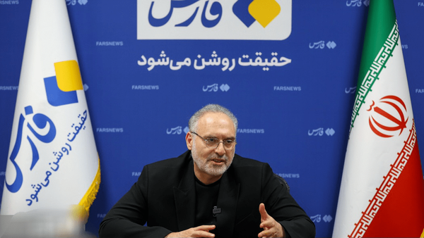 افشین علاء: نتوانستیم باری از دوش رهبر شهید برداریم