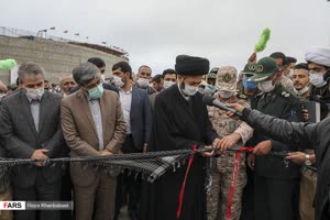 افتتاح نمایشگاه رزمی و فرهنگی دفاع مقدس در اردبیل با حضور آیت الله سید حسن عاملی نماینده ولی فقیه در استان، فرماندهان نظامی و انتظامی و مسؤولین استان از نمایشگاه رزمی و فرهنگی دفاع مقدس 