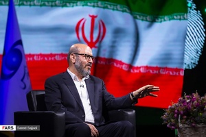 حسین دهقان، مشاور فرمانده کل قوا در صنایع دفاعی و وزیر اسبق دفاع  در برنامه زنده وقت انتخاب