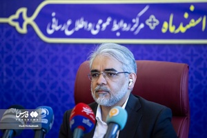 حسین قربانزاده  رئیس سازمان خصوصی‌سازی، درنشست خبری واگذاری سهام پرسپولیس و استقلال به مردم