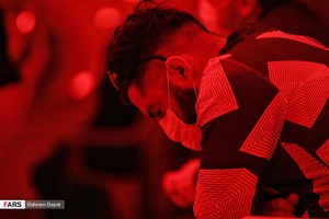 حضور عزاداران زنجانی در مراسم عزاداری ایام فاطمیه(س) در هیئت ثارالله زنجان با رعایت دستورالعمل های بهداشتی