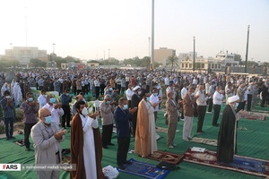 نماز عید سعید فطر در کنار سواحل شهر بوشهر