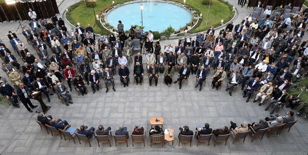 دیدار هنرمندان