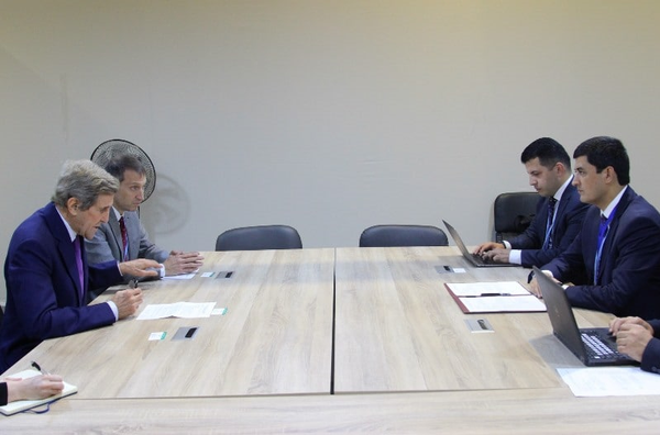 تاجیکستان و آمریکا