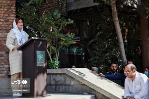 مراسم خاکسپاری فردوس کاویانی