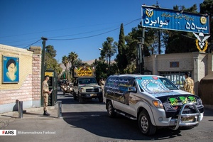 شروع مراسم رژه خودرویی از مقابل تیپ ۵۵ هوابرد/چهارراه هوابرد شیراز