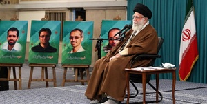 رهبر انقلاب سیاسی