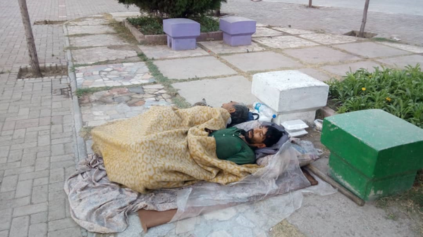 کارتن خواب