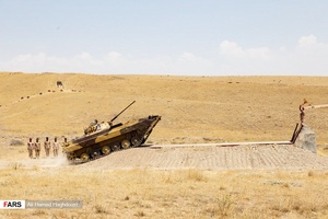 نمایی از مراحل مستند مسابقه رزم آوران که در تیپ مکانیزه امام زمان (عج) نیروی زمینی سپاه در شهرستان شبستر استان آذربایجان‌شرقی برگزار گردیده است.