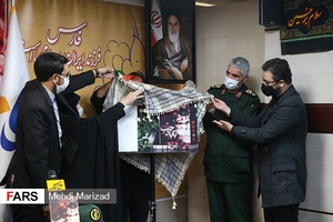 رونمایی از کتاب بابارجب با حضور سردار حاج علی فضلی، دکتر سیدبشیر حسینی و خانواده شهید رجب محمدزاده در خبرگزاری فارس 