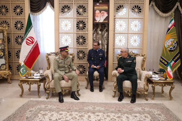 سرلشکر باقری در دیدار فرمانده ارتش پاکستان