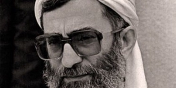 رهبر انقلاب آیت الله خامنه‌ای 