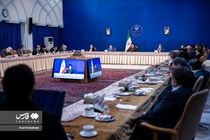 نشست آیت‌الله سید ابراهیم رئیسی، رئیس‌جمهور با تیم اقتصادی دولت و مدیران عامل بانک‌های خصوصی و دولتی