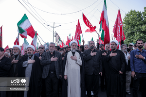 جمعی از مسئولین استان قزوین در حال عزاداری