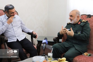 دیدار سردار سرلشکر حسین سلامی فرمانده کل سپاه  با خانواده سردار شهید محمد بروجردی