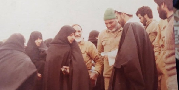 مینا شاخص