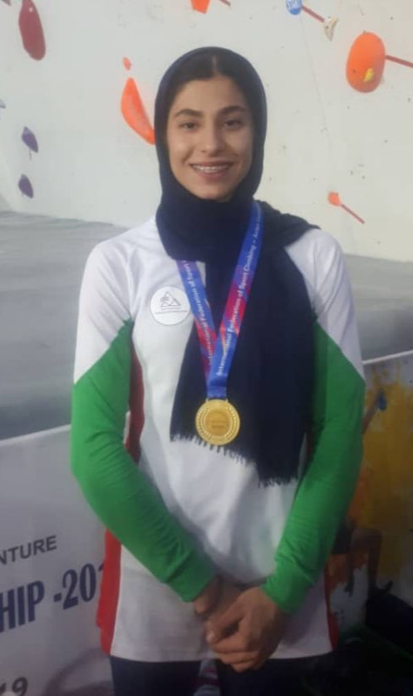 محیا دارابیان