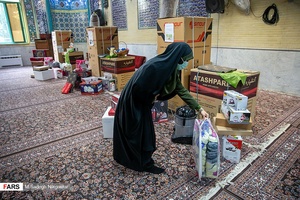 چینش اقلام جهیزیه در مسجد چهارده معصوم جهت آماده سازی و  ارسال به نوعروسان نیازمند توسط بسیجیان جهادگر