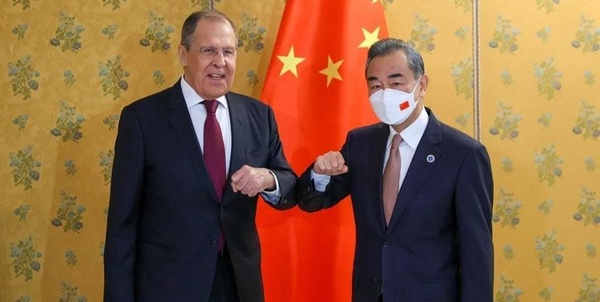 لاوروف وانگ یی