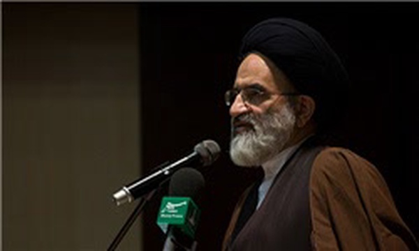 همایش یاران انقلاب، مدافعین حرم آل الله، حجت الاسلام سیدرضا تقوی رئیس شورای سیاستگذاری ائمه جمعه کشور، سالن اجتماعات مجموعه ورزشی شهدا، ۸ آذر ۱۳۹۴