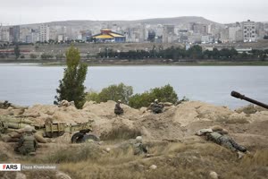اجرای نمایش عملیات کربلای 5 در اولین روز از   نمایشگاه رزمی و فرهنگی دفاع مقدس 