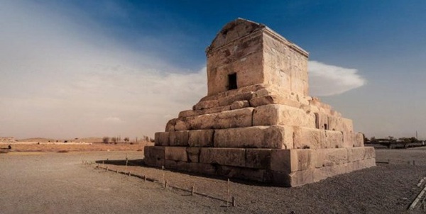 مقبره کوروش