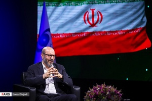 حسین دهقان، مشاور فرمانده کل قوا در صنایع دفاعی و وزیر اسبق دفاع  در برنامه زنده وقت انتخاب