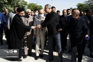 علیرضا زاکانی شهردار تهران و مهدی چمران رییس شورای شهر تهران در افتتاح فاز یک  بوستان ایرانیان