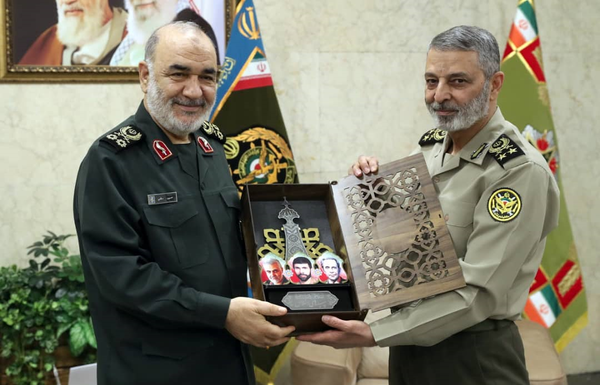 دیدار فرمانده کل سپاه و فرمانده کل ارتش