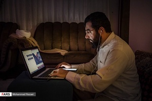 "محمد علی"در حال تولید محتوا برای صفحه شخصی اینستاگرام است. او علی‌رغم تحصیلات حوزوی به کار طراحی گرافیک و تدوین نیز تسلط‌ دارد و معمولا هر‌شب فعالیت گروه‌‌جهادی را به‌صورت نماهنگ و یا پوستر در شبکه‌های اجتماعی مجازی منتشر می‌کند.