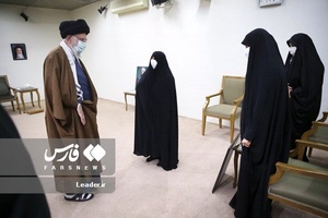 دیدار رهبر انقلاب با خانواده و اعضای ستاد بزرگداشت سردار شهید حاج قاسم سلیمانی