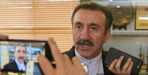 افشین داوری