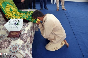 کاروان زیر سایه خورشید در کمپ ترک اعتیاد