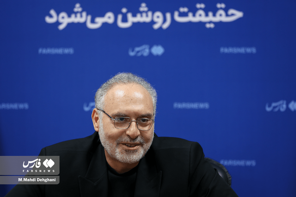 افشین علاء: نتوانستیم باری از دوش رهبر شهید برداریم