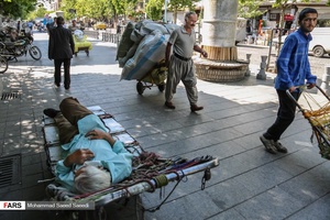 گاریچی ها مشغول کارند