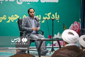 نشست «سخنگوی دولت» با طلاب آذربایجان غربی