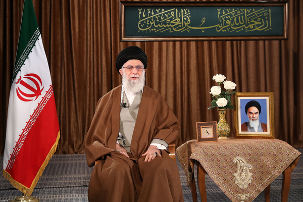 آقا خامنه ای رهبر انقلاب