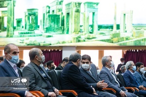 محمد مخبر معاون اول رئیس جمهور و محسن رضایی معاون اقتصادی رئیس‌جمهور در بیست و پنجمین سالروز ملی صادرات 